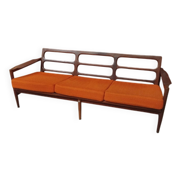 Scandinavian bench