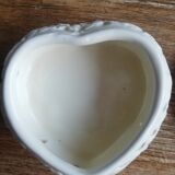 Ceramic heart box decorated with openwork roses