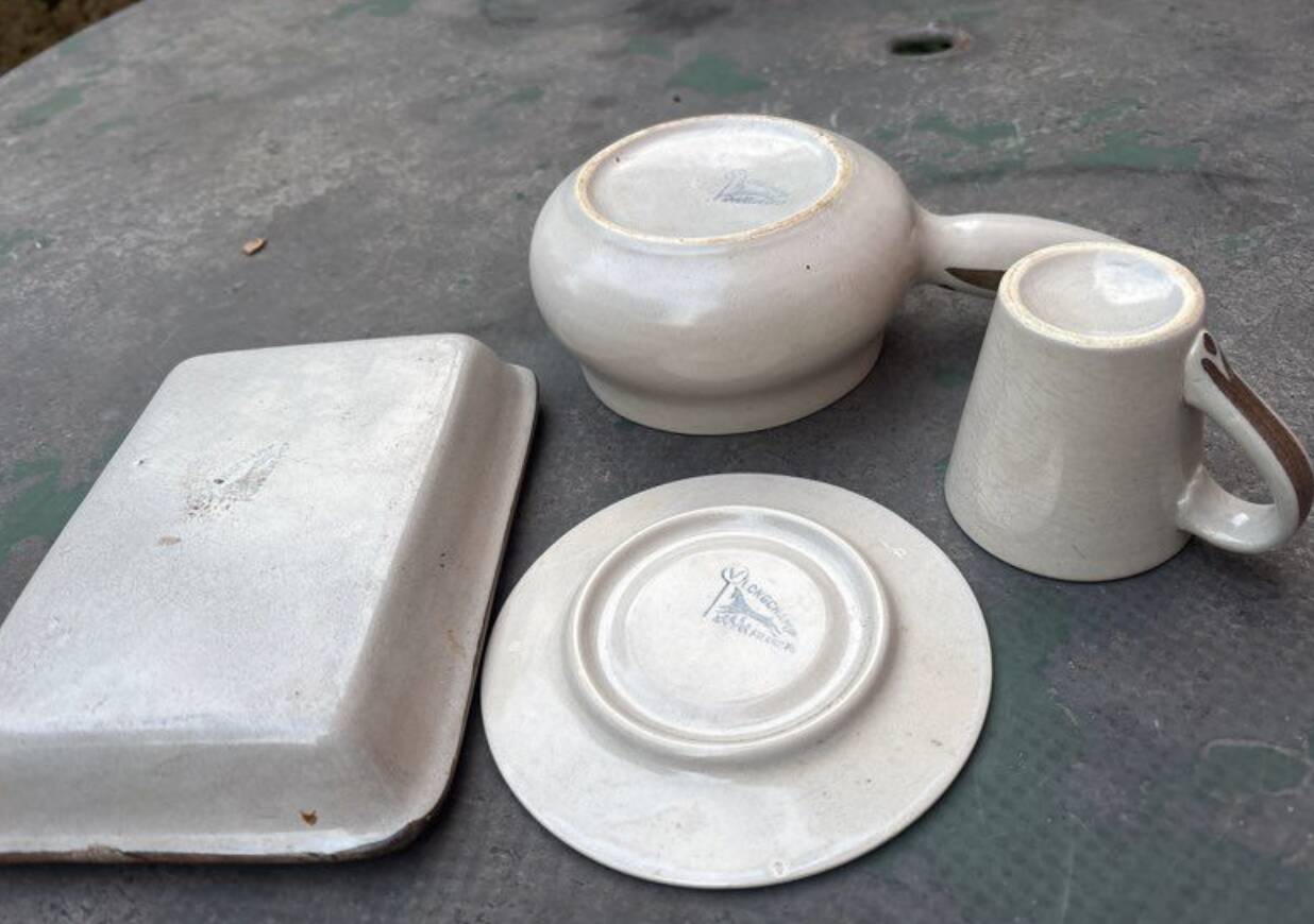 Lonchamp set in stoneware