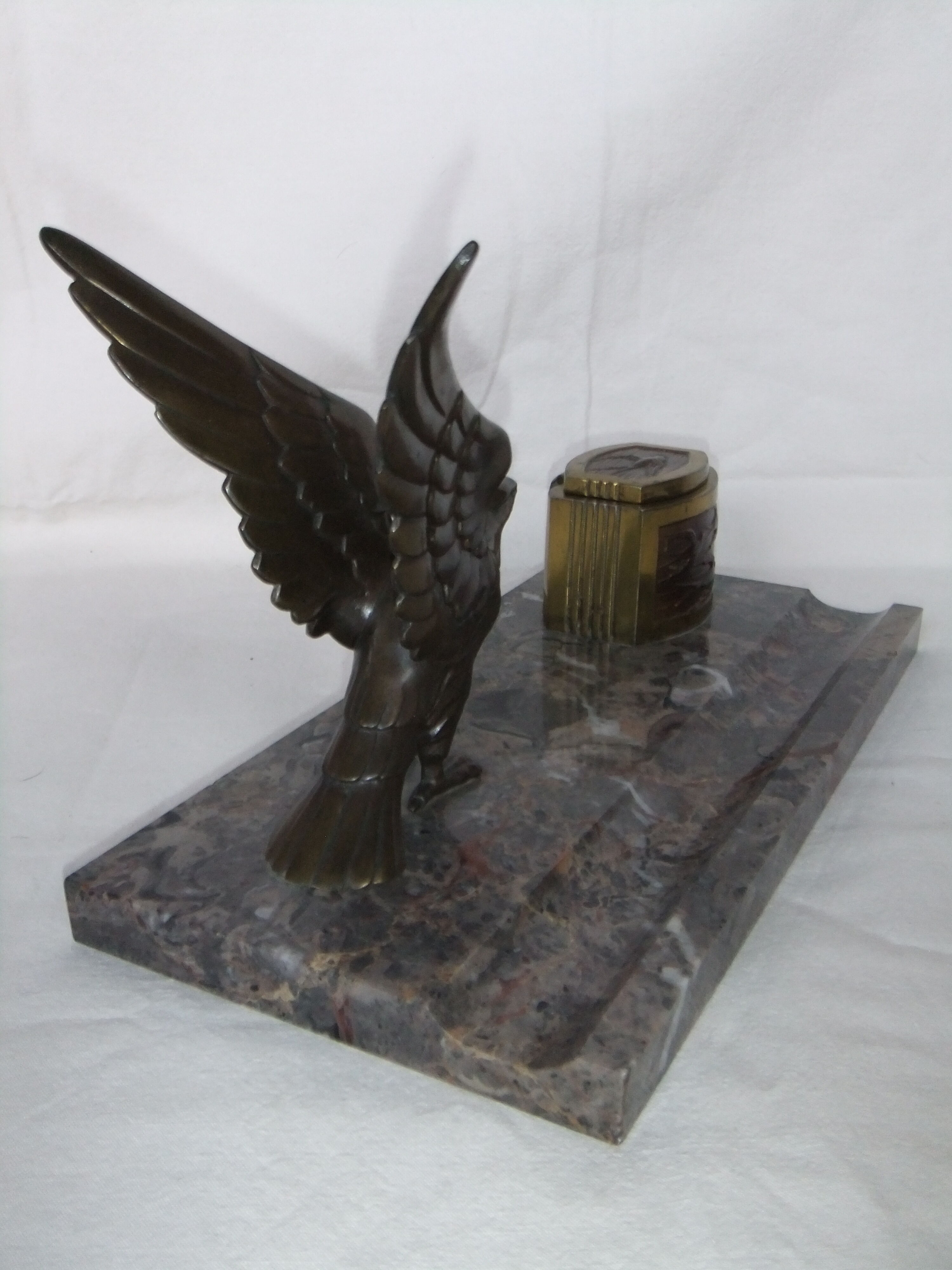 Ink art deco marble statue animal sculpture eagle necessary office