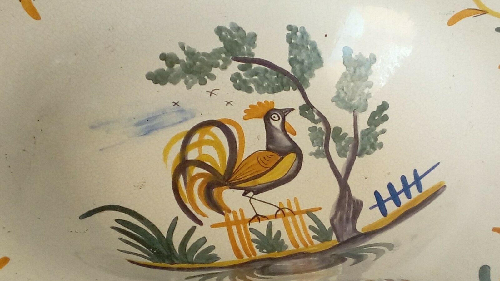 Beard dish barber in faience nevers or la rochelle decor au coq 20 eme