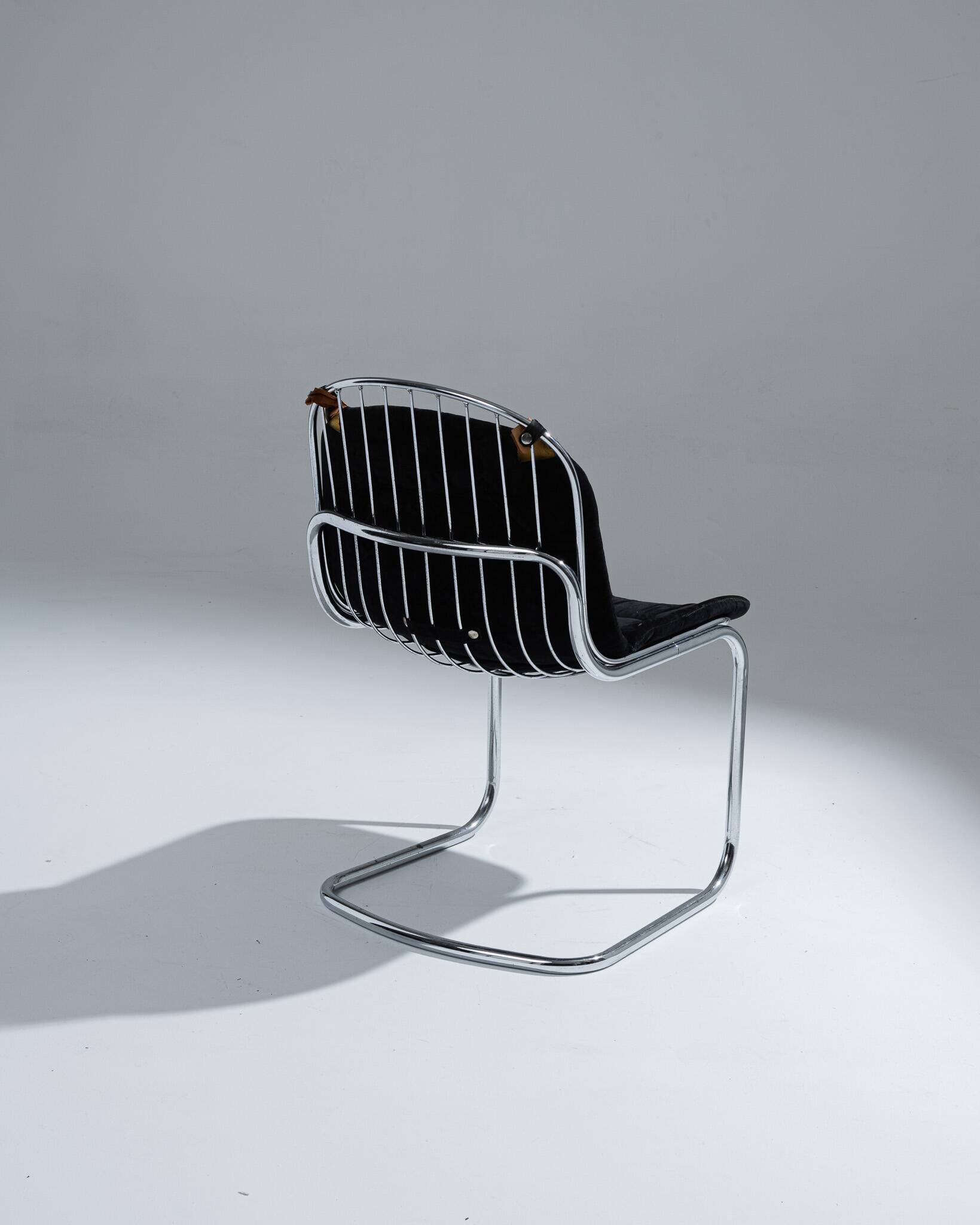 Chaise en velours noir, Gastone Rinaldi, 1970s