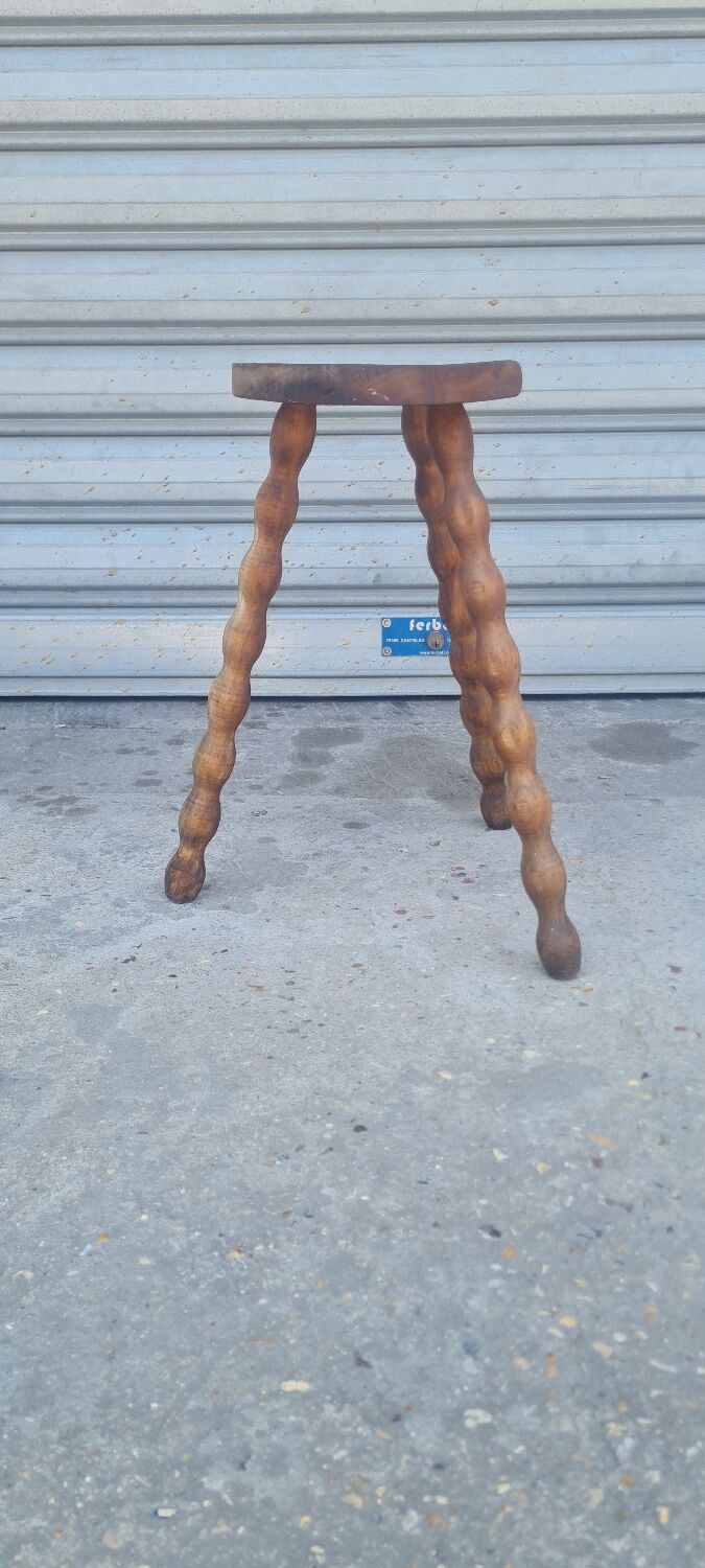 Solid wood tripod stool