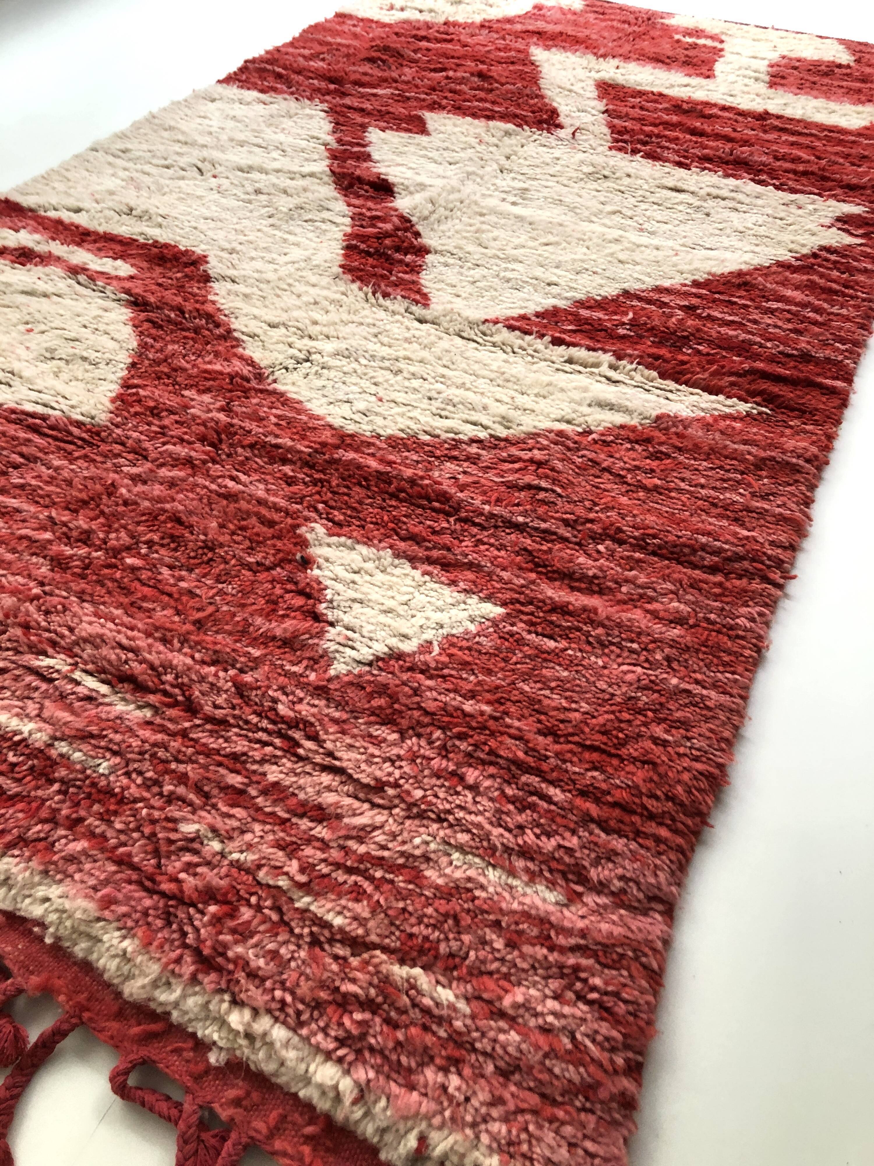 Moroccan Berber carpet Boujaad red and ecru 2,41 x 1.35 m