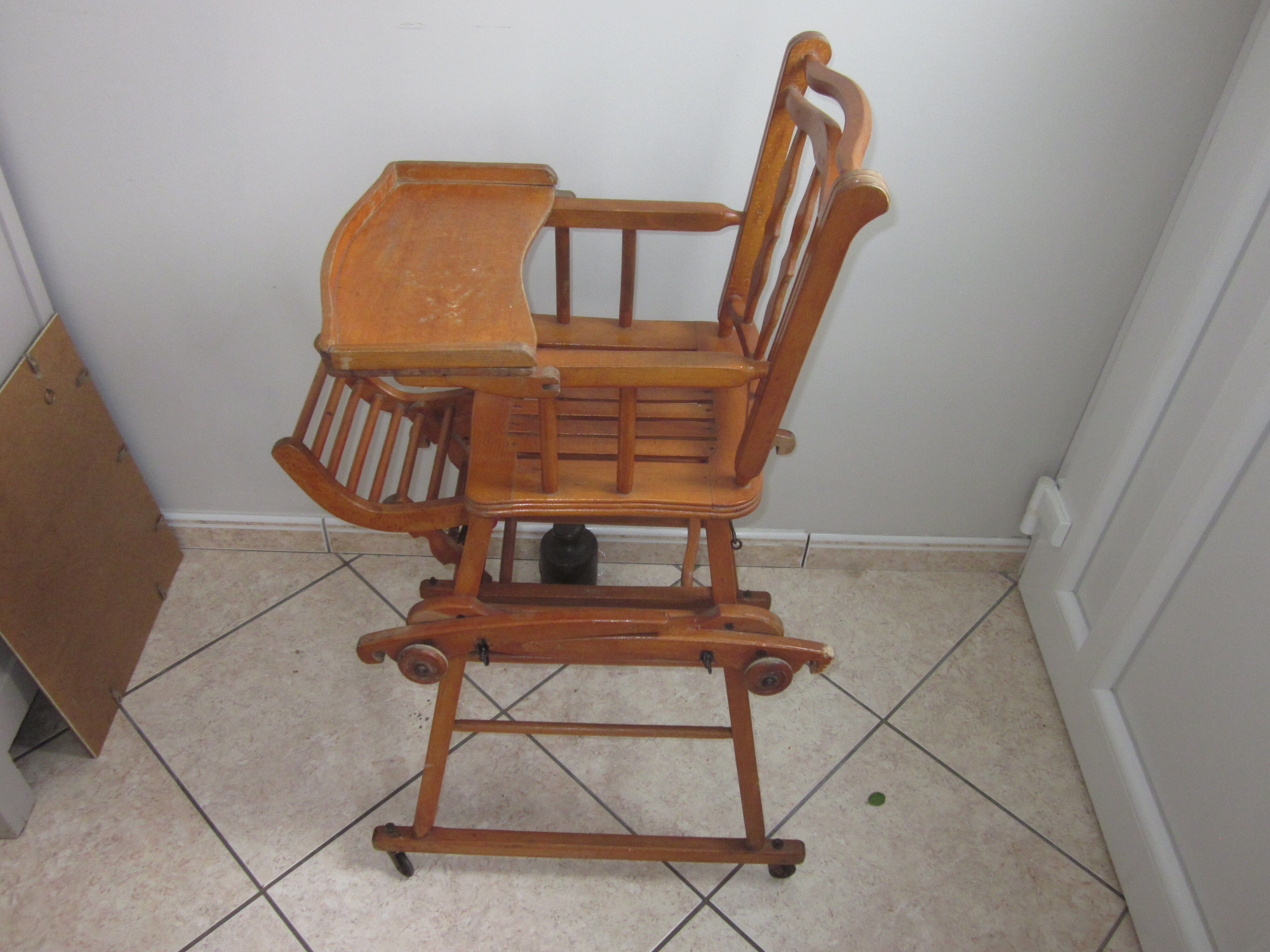Child chair of the 40s and 50s