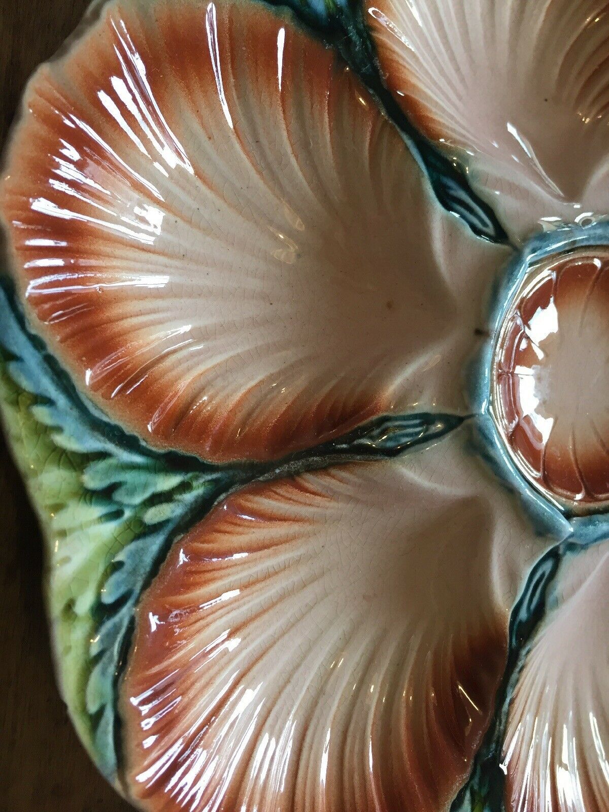 Oyster plate in barbotine Sarreguemines DV