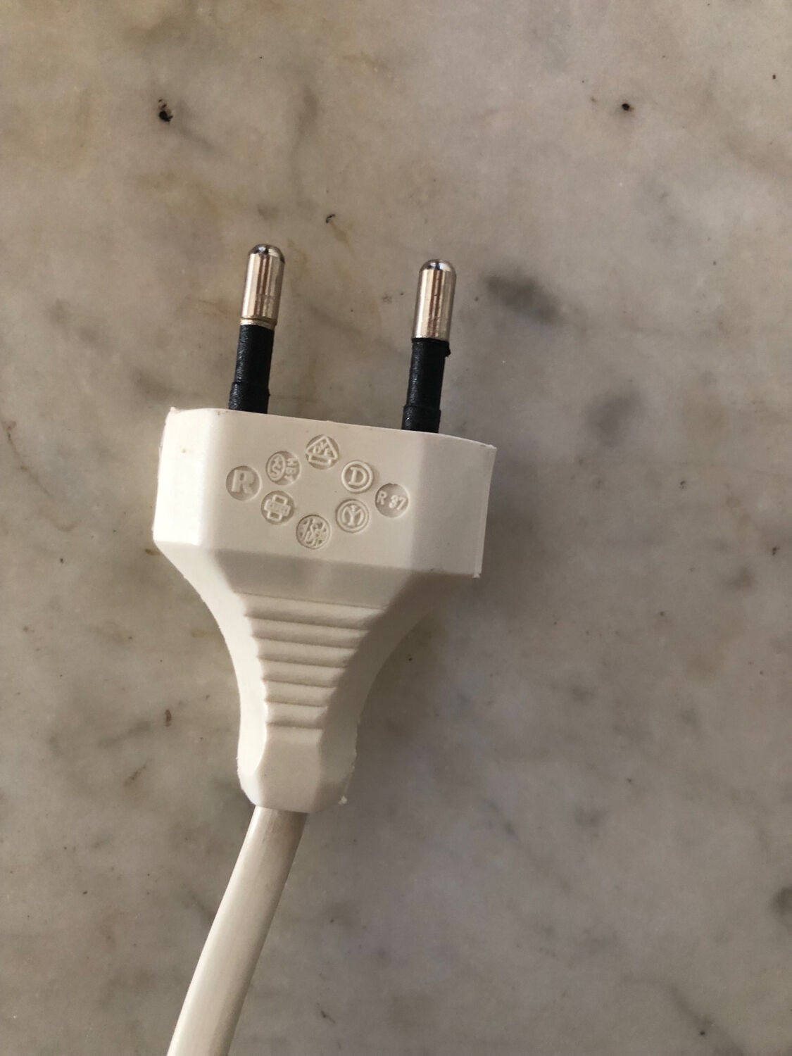 Ceramic and metal table lamp