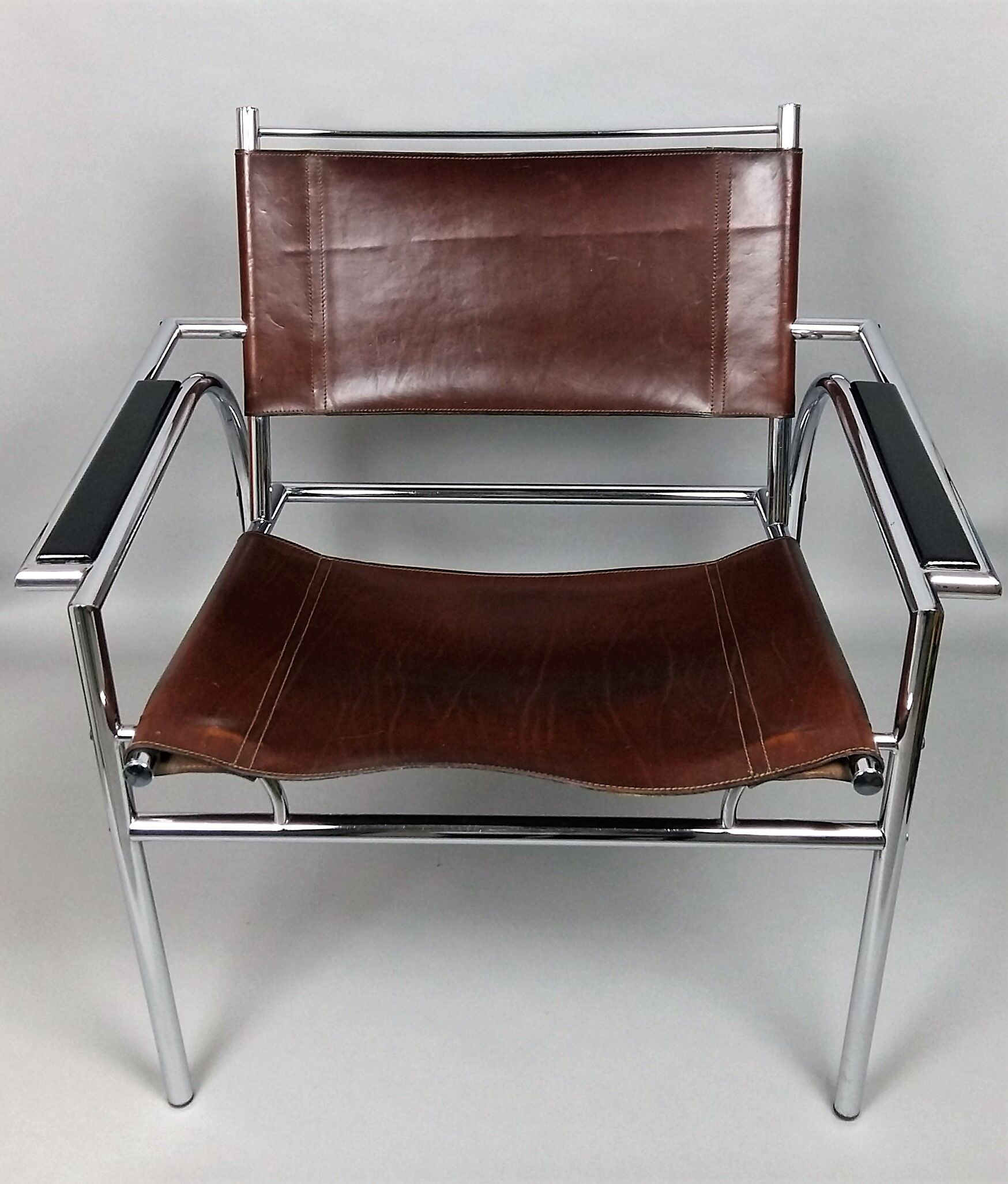 Pair of armchairs chromed metal and leather, 60 years