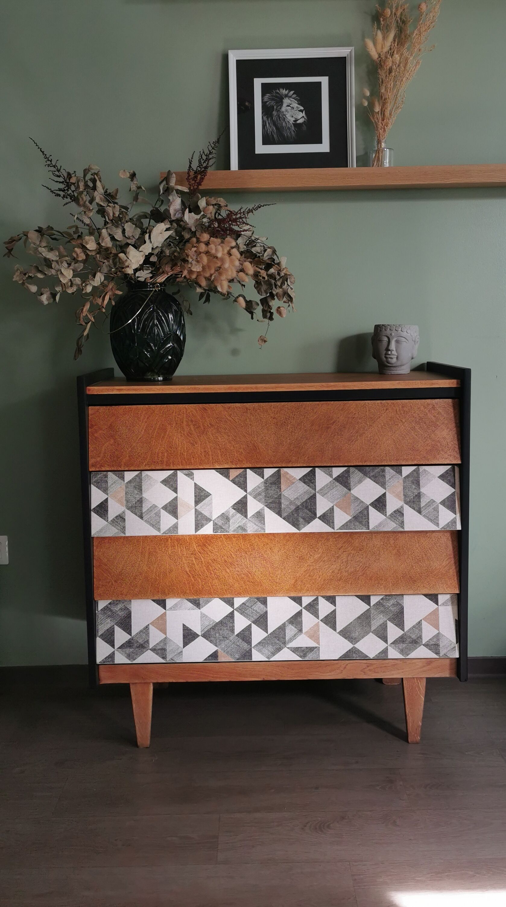 Vintage chest of drawers