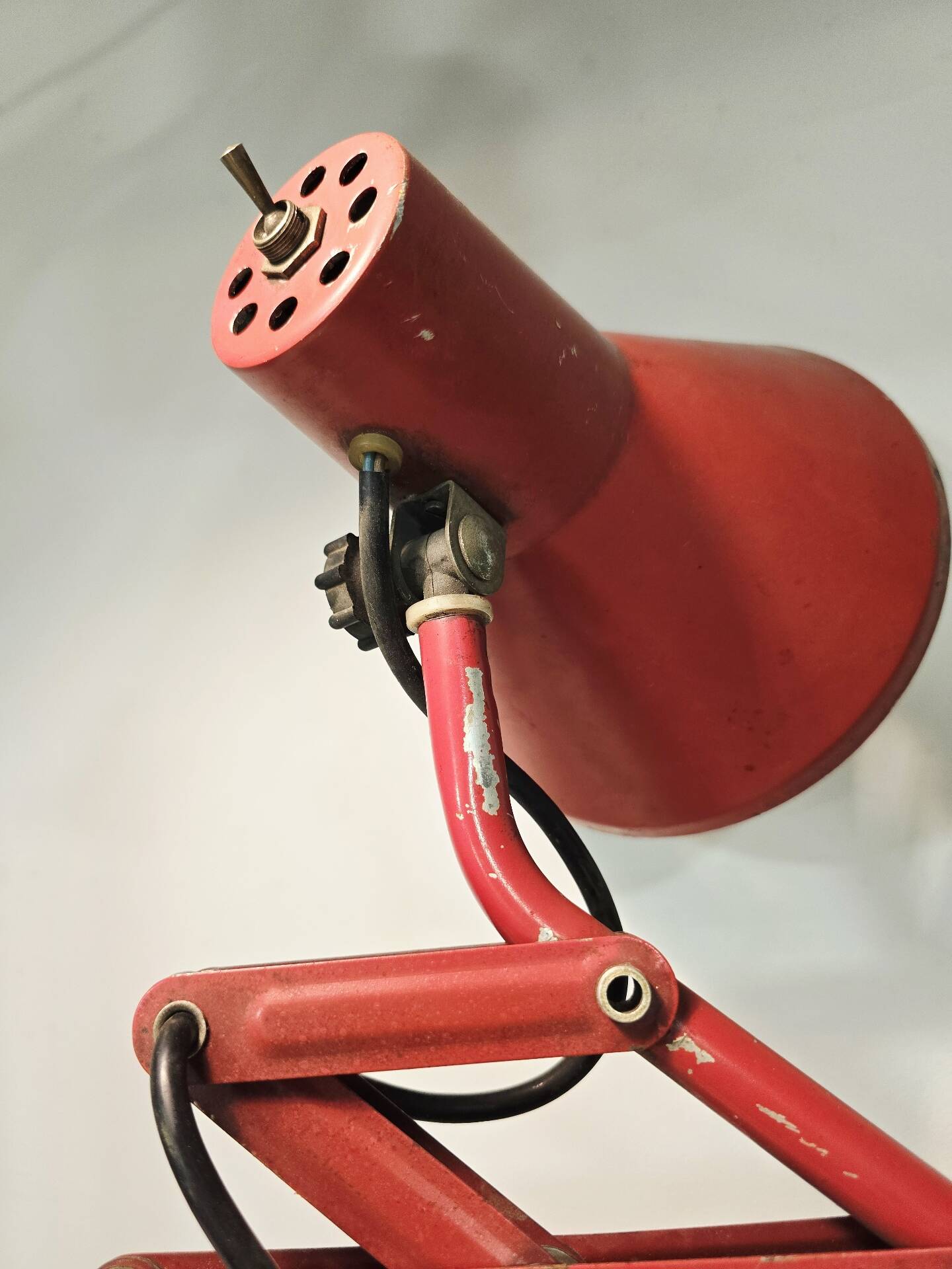 Lampe de bureau/du mur à bras articulé industriel rouge – Lampe de travail en métal réglable