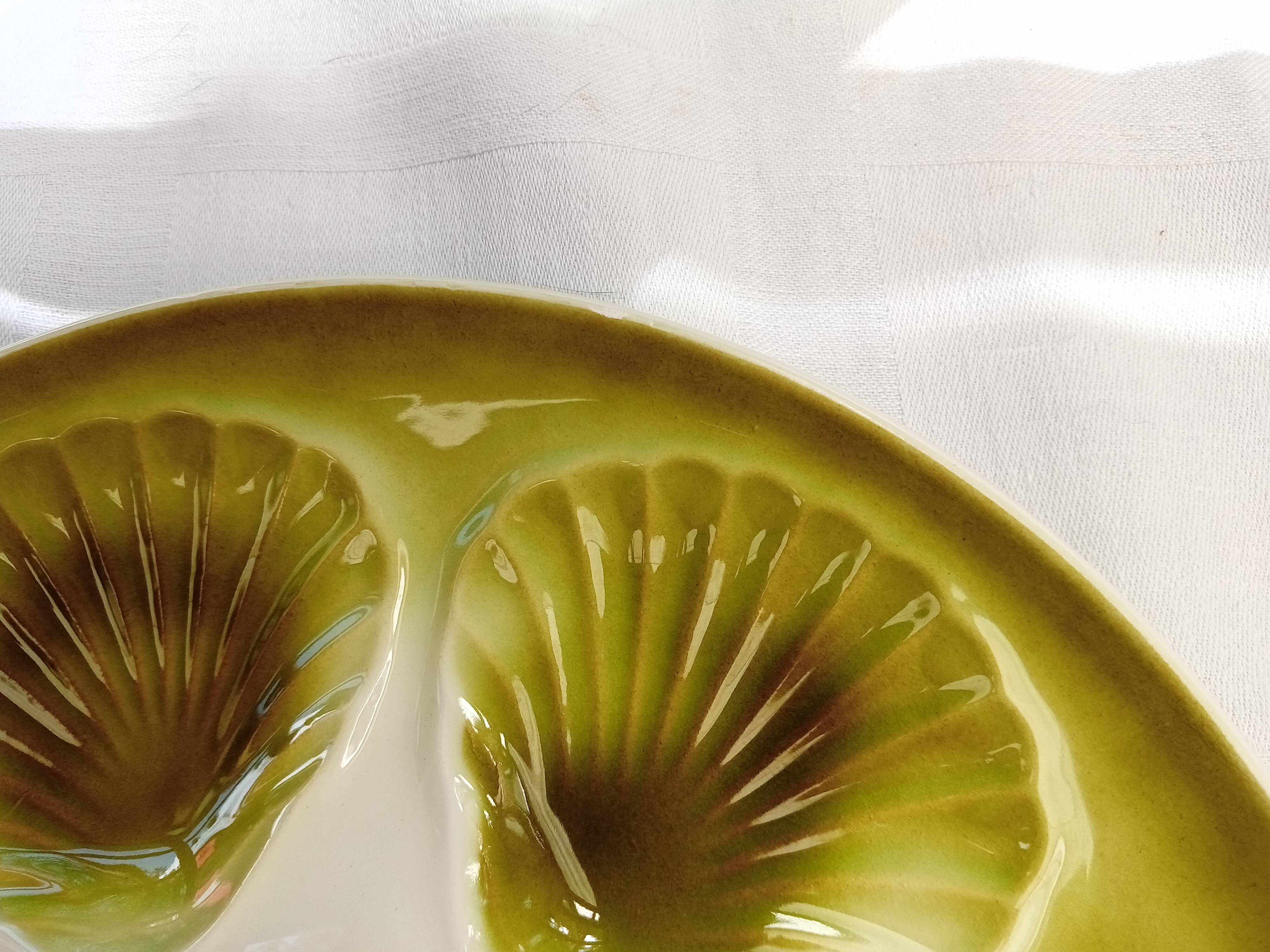 12 oyster plates and Moulin des loups dish