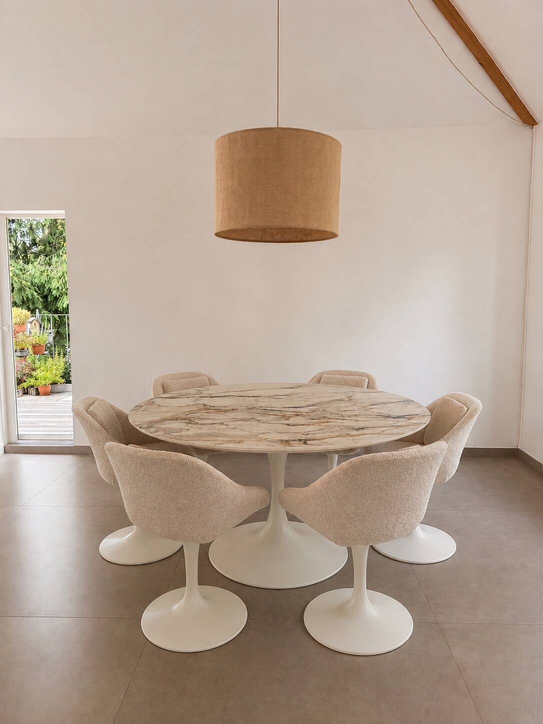 Table et 6 chaises style Mid-Century Modern, Juntoo
