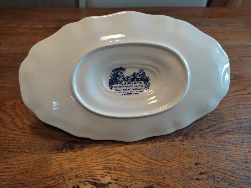 Saaucière porcelain Sarreguemines old romantic décor blue