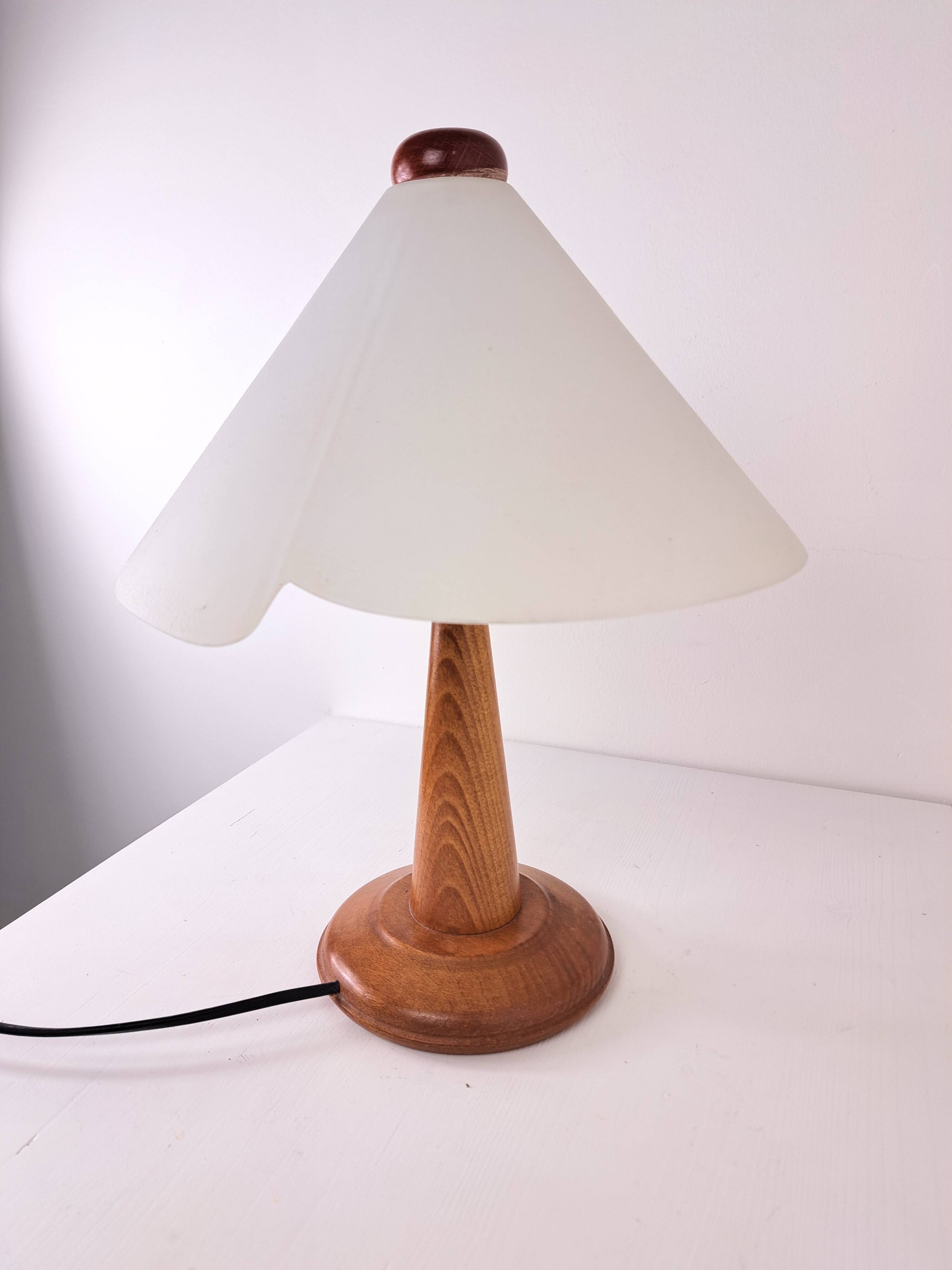 Vintage hem glass lampshade bedside lamp