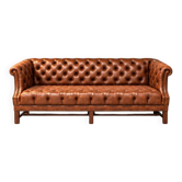Chesterfield sofa / Brown cognac leather / Deep buttoned / 1980s