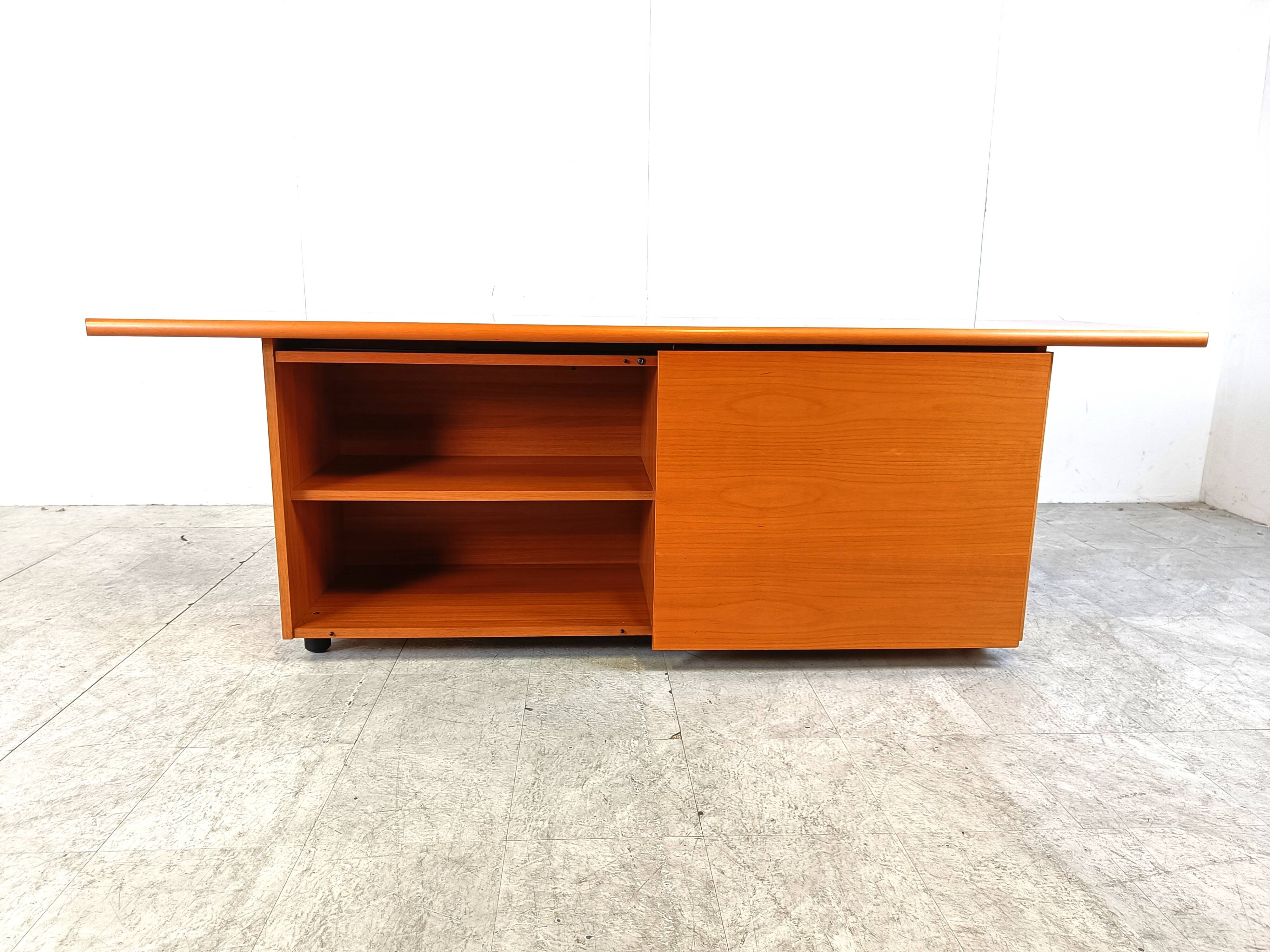 Buffet italien en bois à portes coulissantes, années 1990