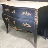 Curved chest of drawers