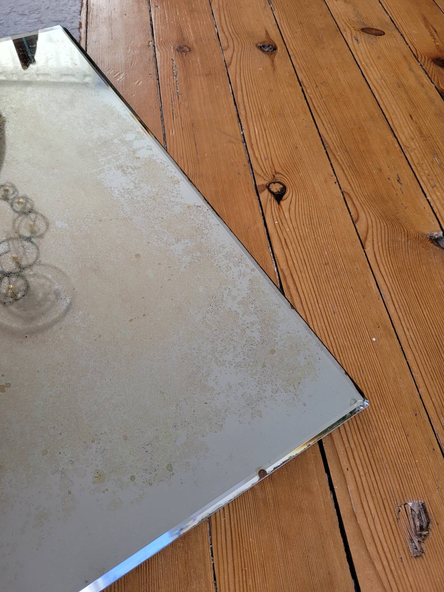 Bevelled rectangular mirror