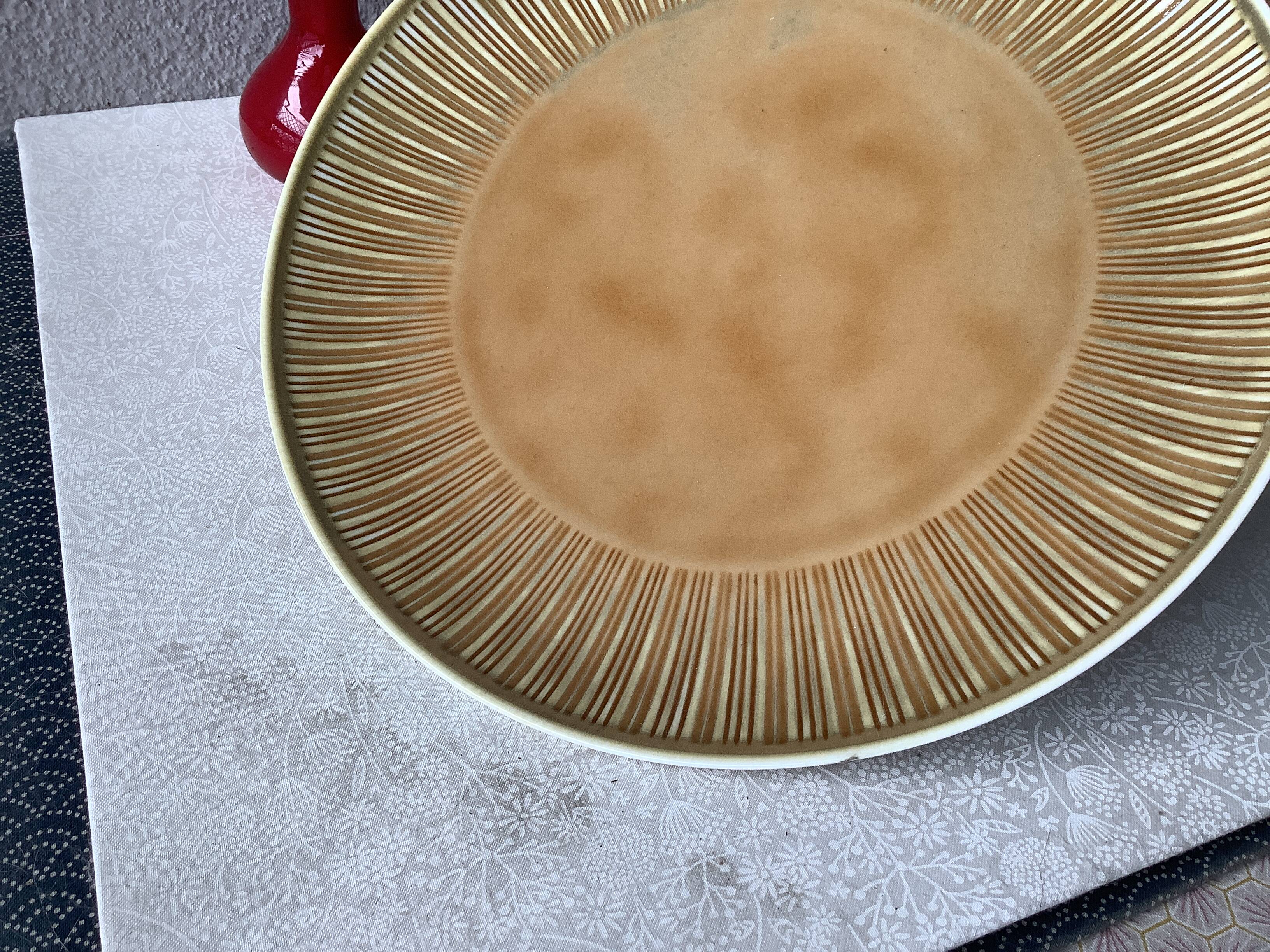 Hutschenreuther Germany plates - contemporary design - 26 cm