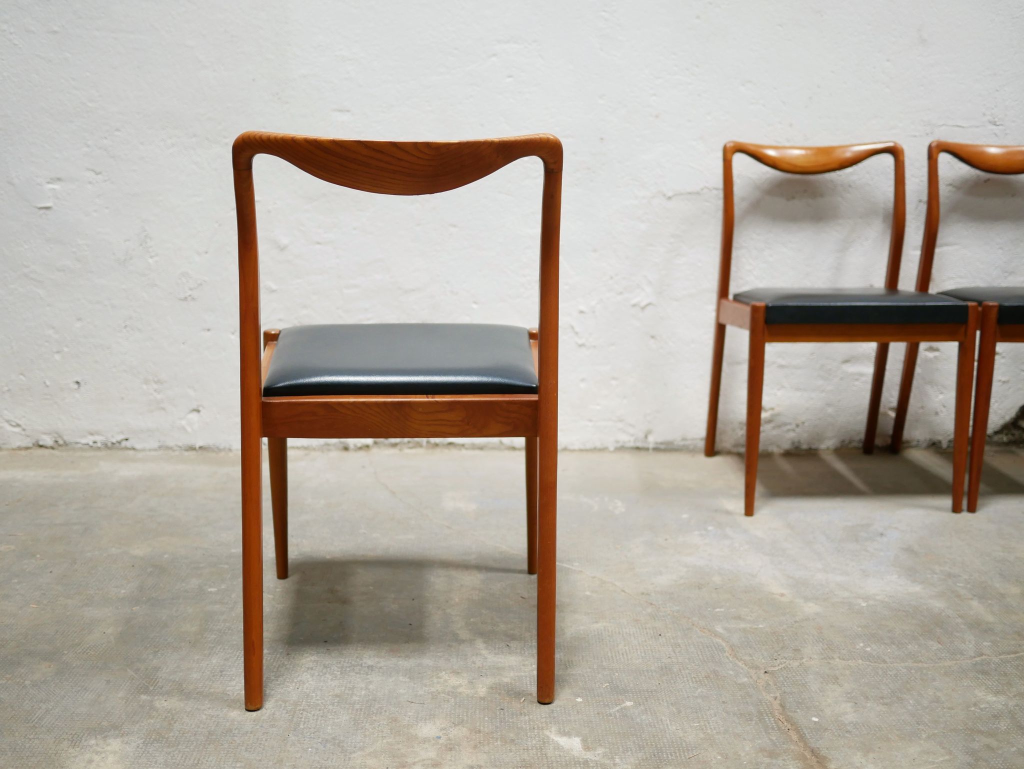 Series of 4 vintage Scandinavian chairs in teak and skaï