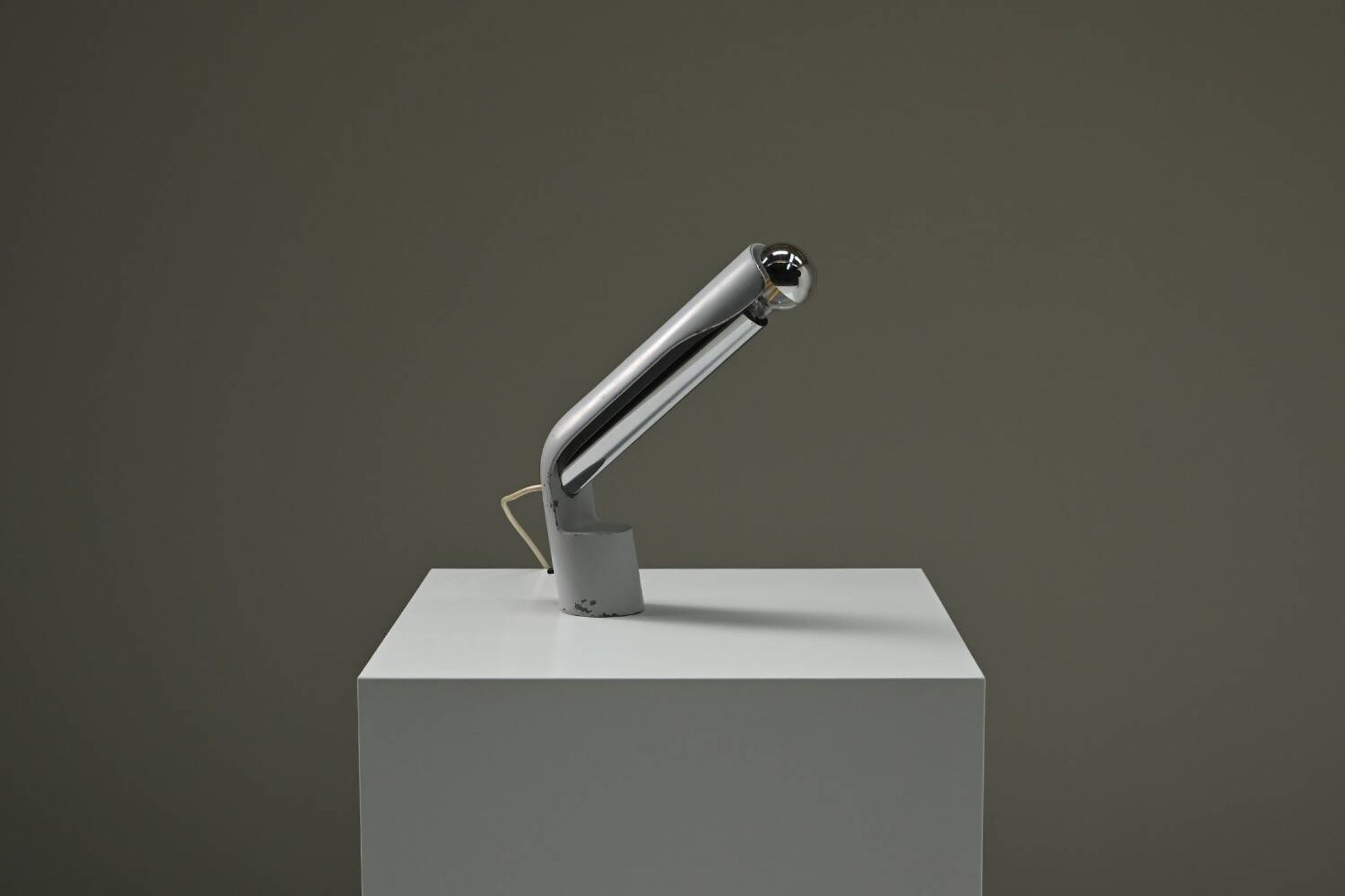 Pugno table lamp by Richard Carruthers for Fontana Arte, 1970s Italy.