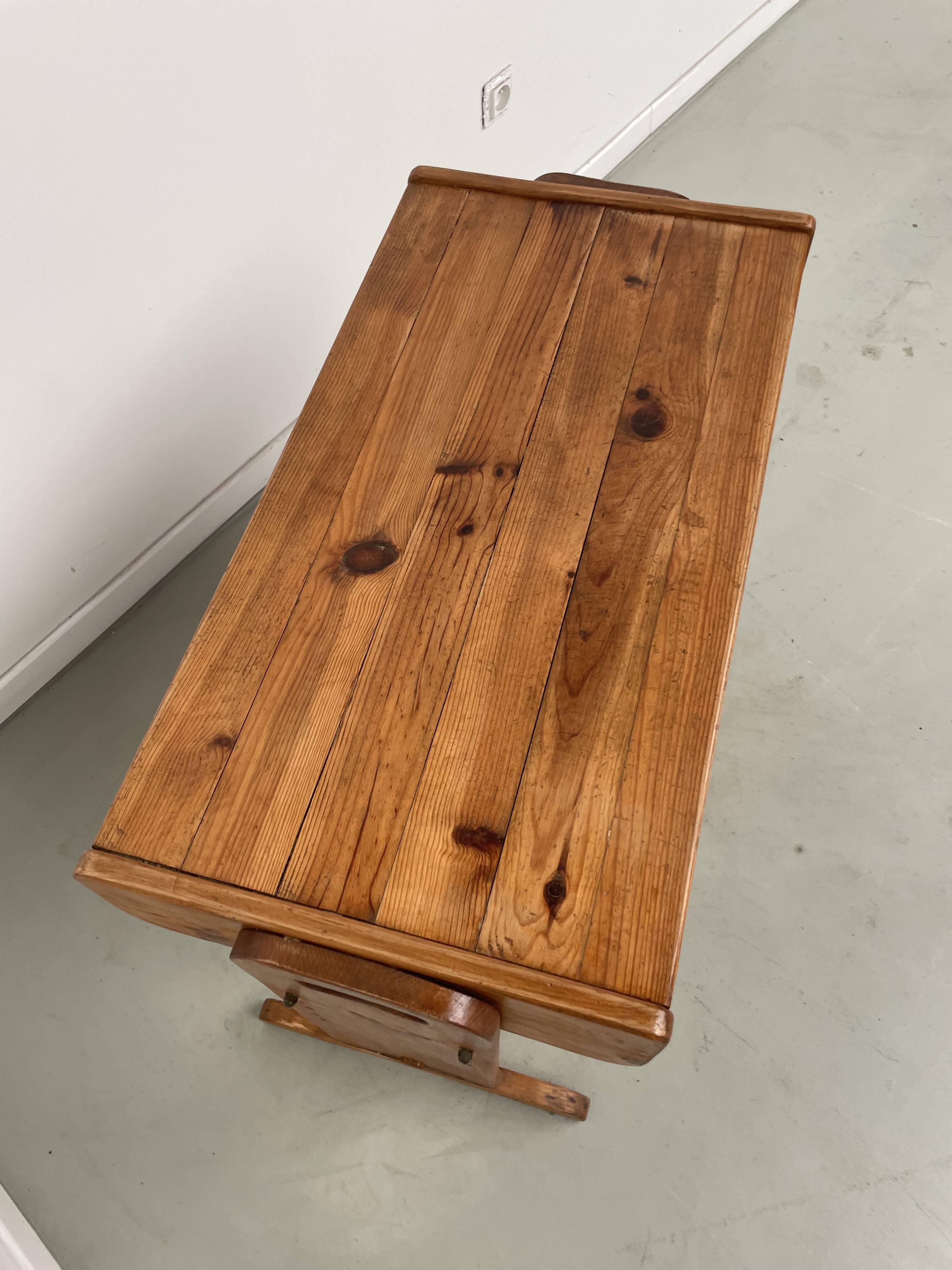 Children's pine desk from the 80s