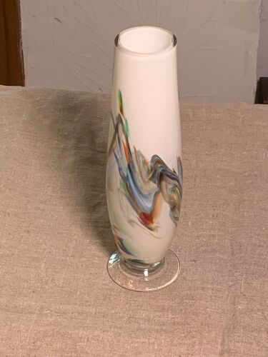 Vase soliflore en opaline blanc et multicolor vintage
