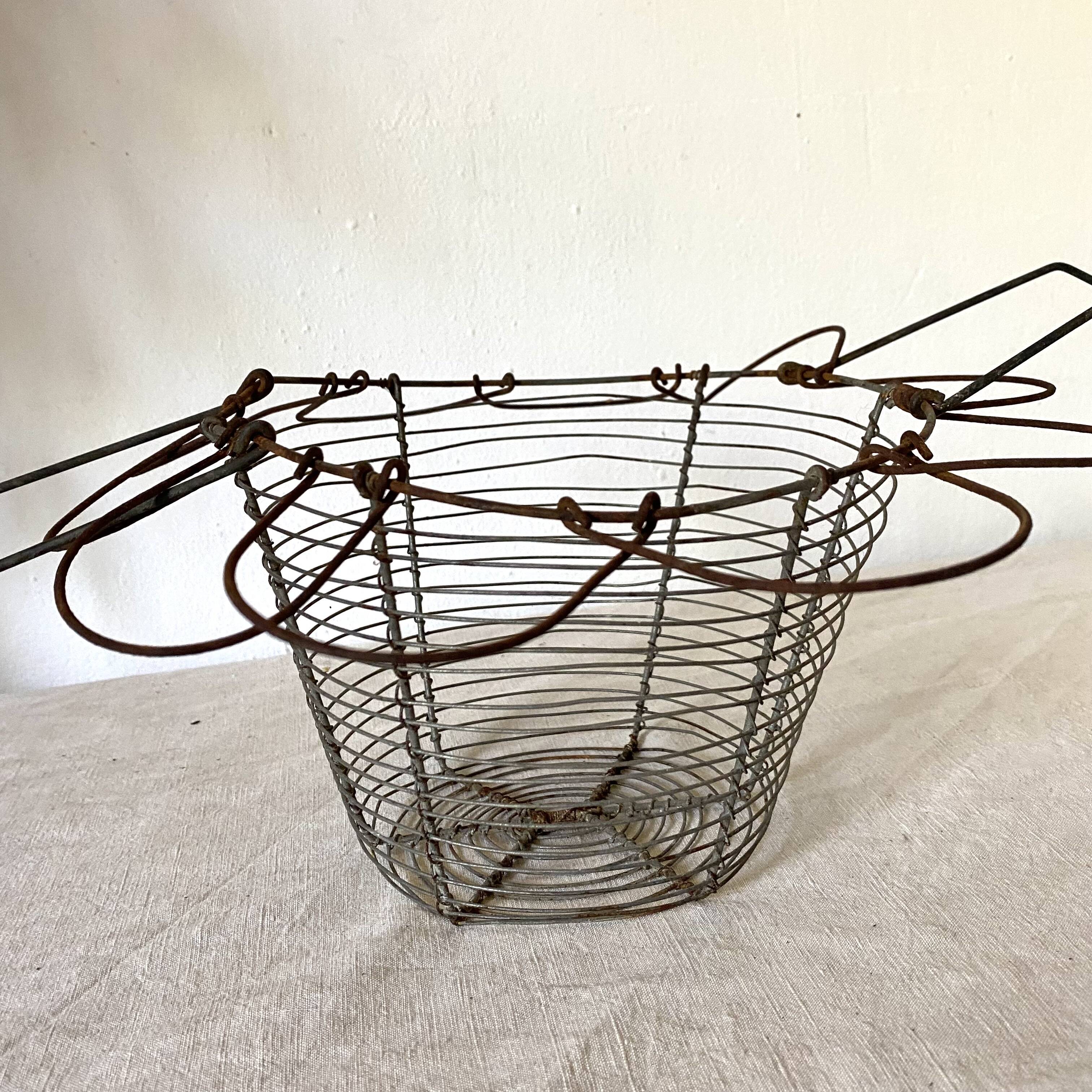 Metal salad basket