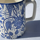 Mug cup with foliage decoration