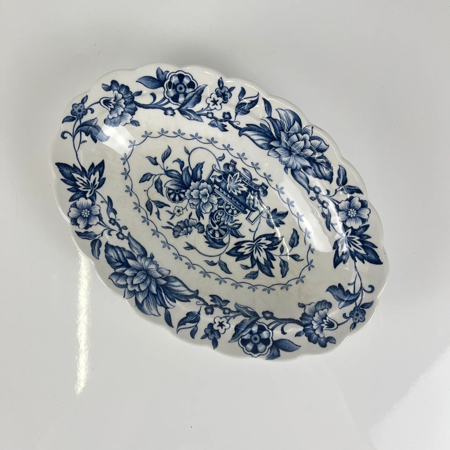 Small oval dish Ridgway model "Pagoda", Staffordshire, England, 1980.