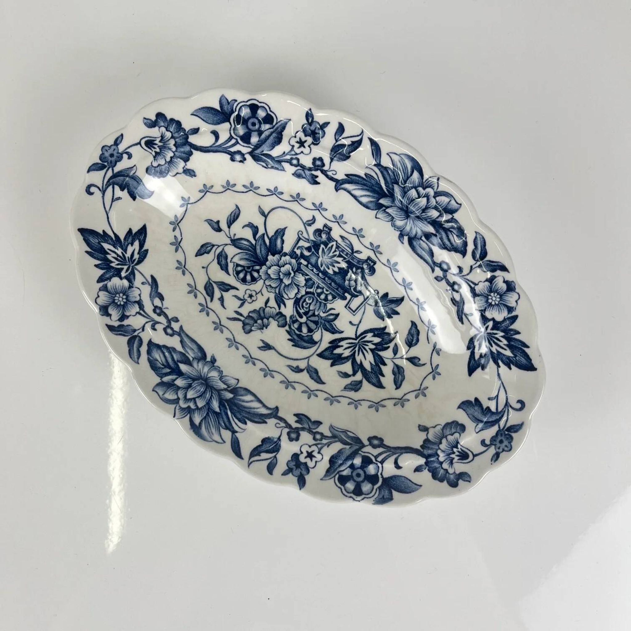 Small oval dish Ridgway model "Pagoda", Staffordshire, England, 1980.