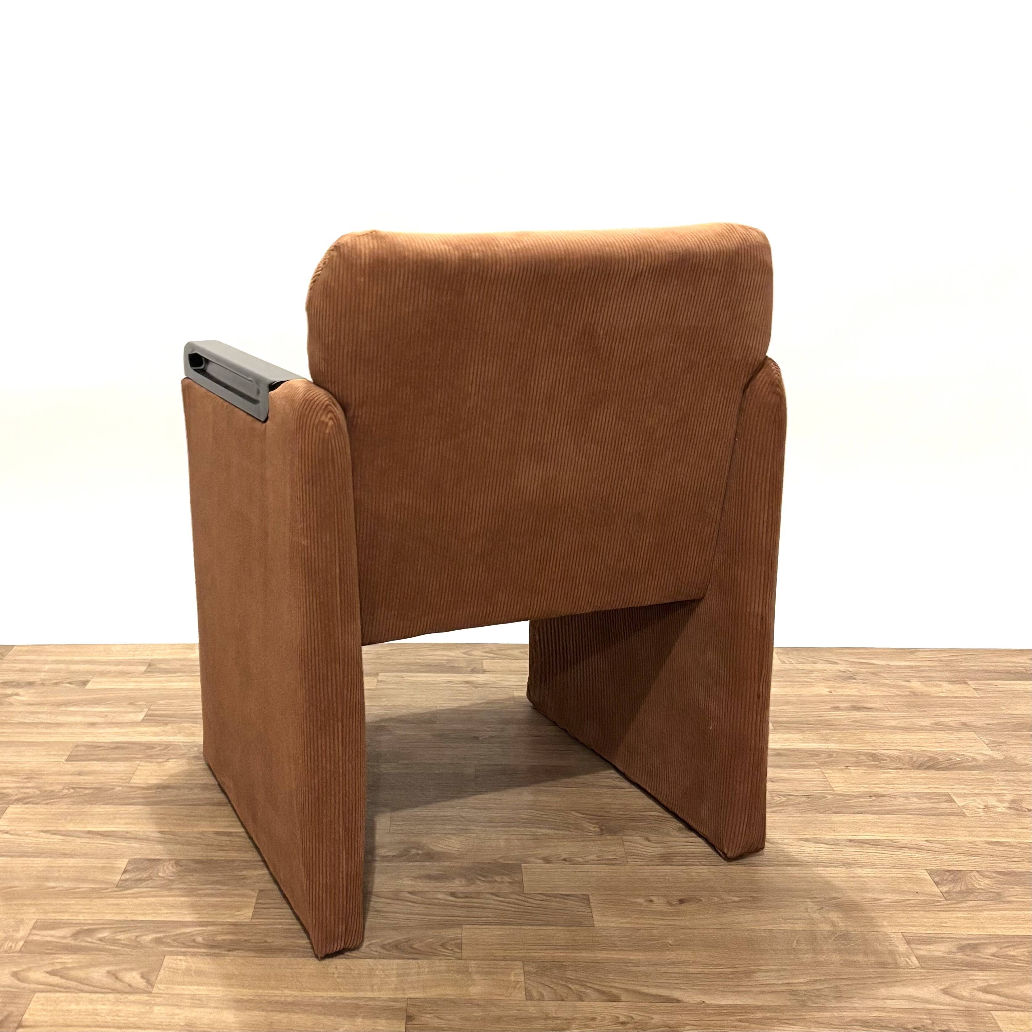 Paire de fauteuils années 80 retapissés