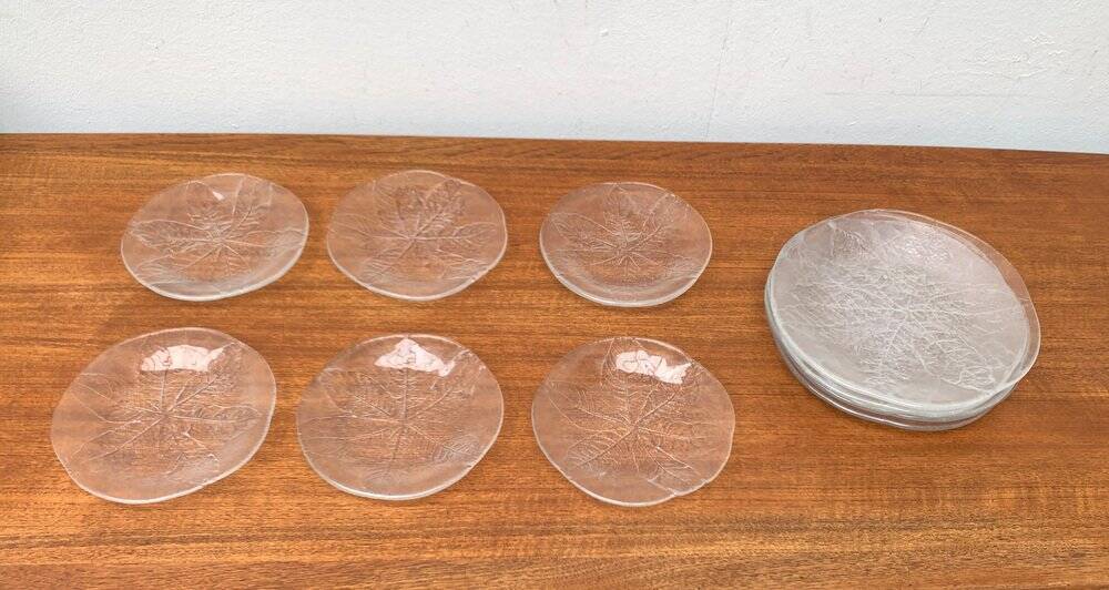 Vintage floral glass plates from Sweden by Ann Wärff for Kosta Boda, set of 11.