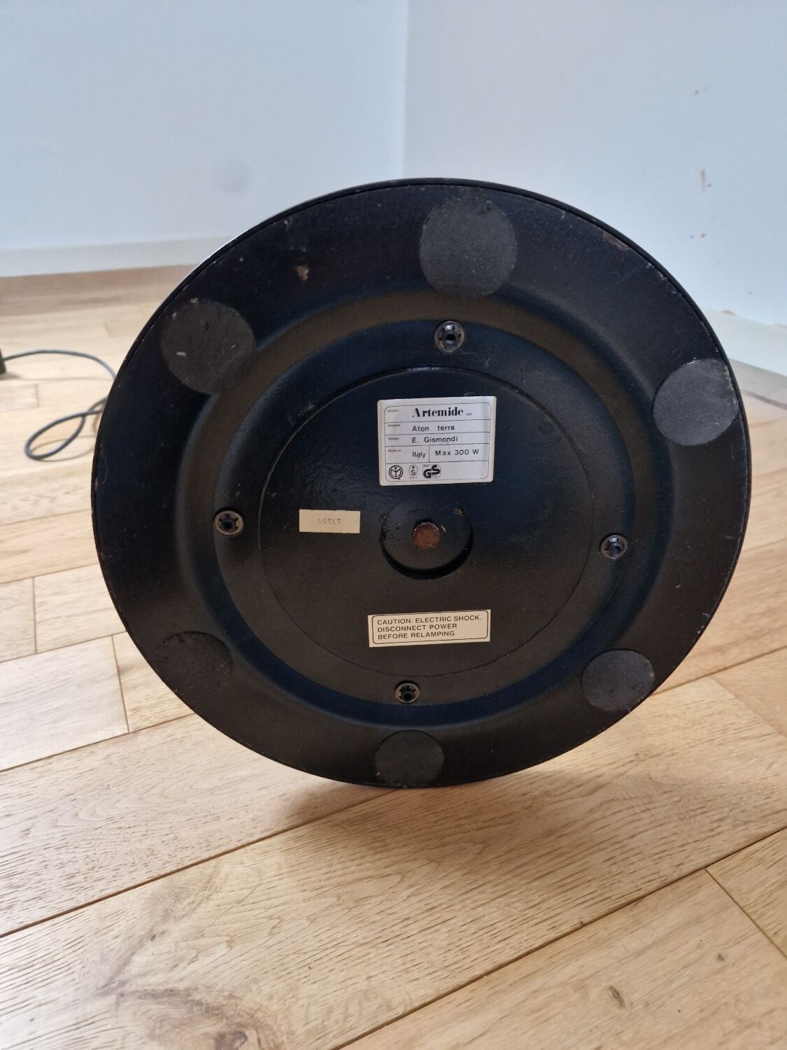 "aton terra" floor lamp - ernesto gismondi edition artemide