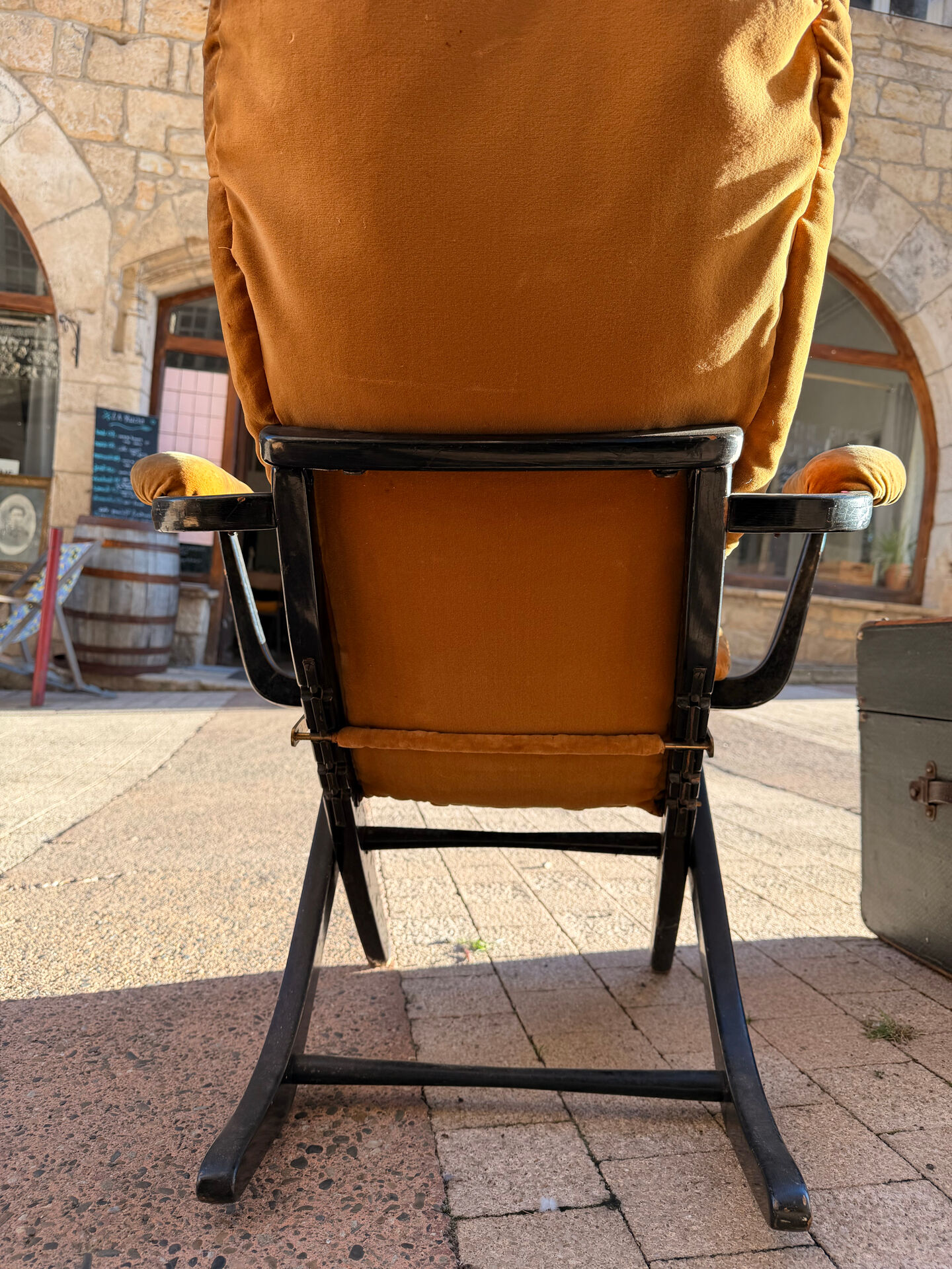 Fauteuil relax poly-confort velours moutarde dorée