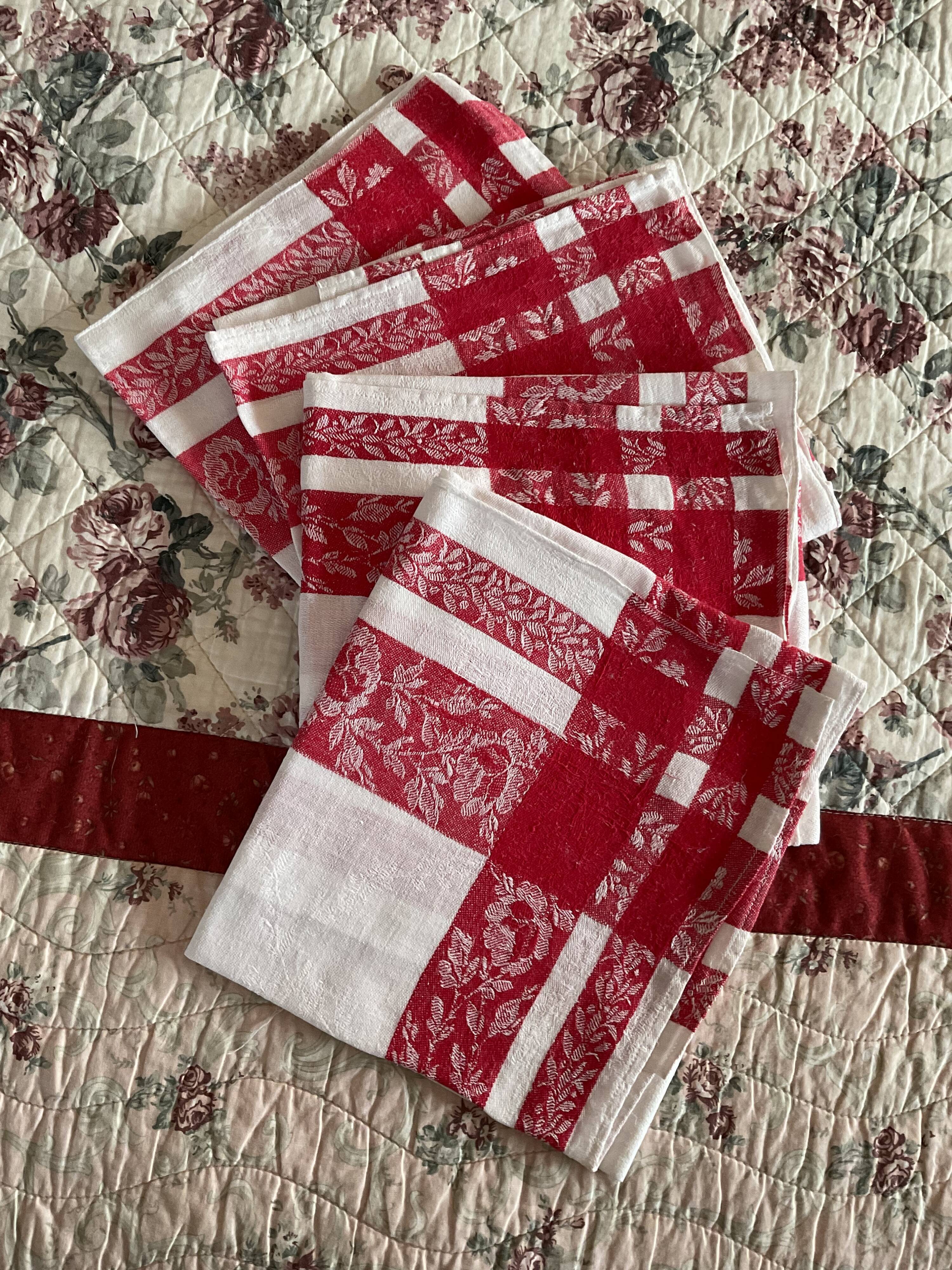 4 towels damask fabrics red and white.vintage