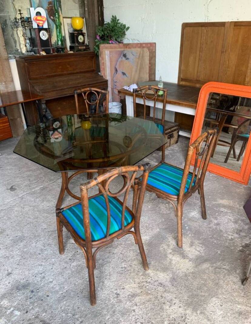 Table et chaises en rotin années 70-80