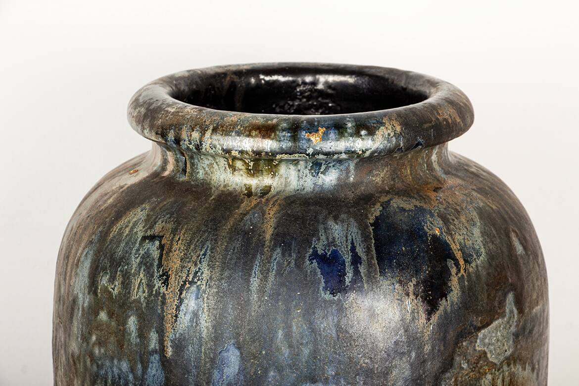 Large Art Deco vase, in glazed and iridescent blue stoneware, by Roger Guérin 1930.