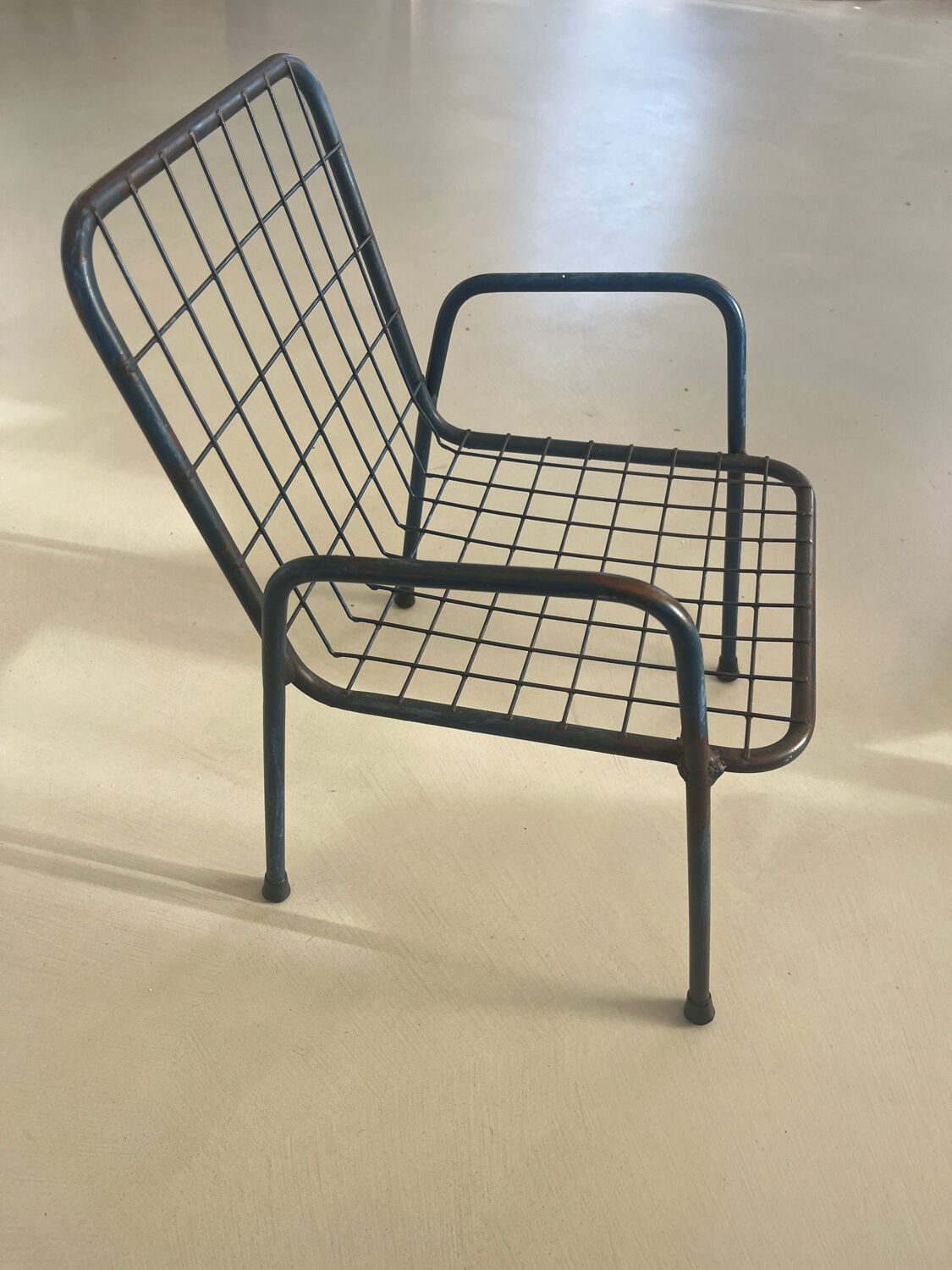 Emu chair for children