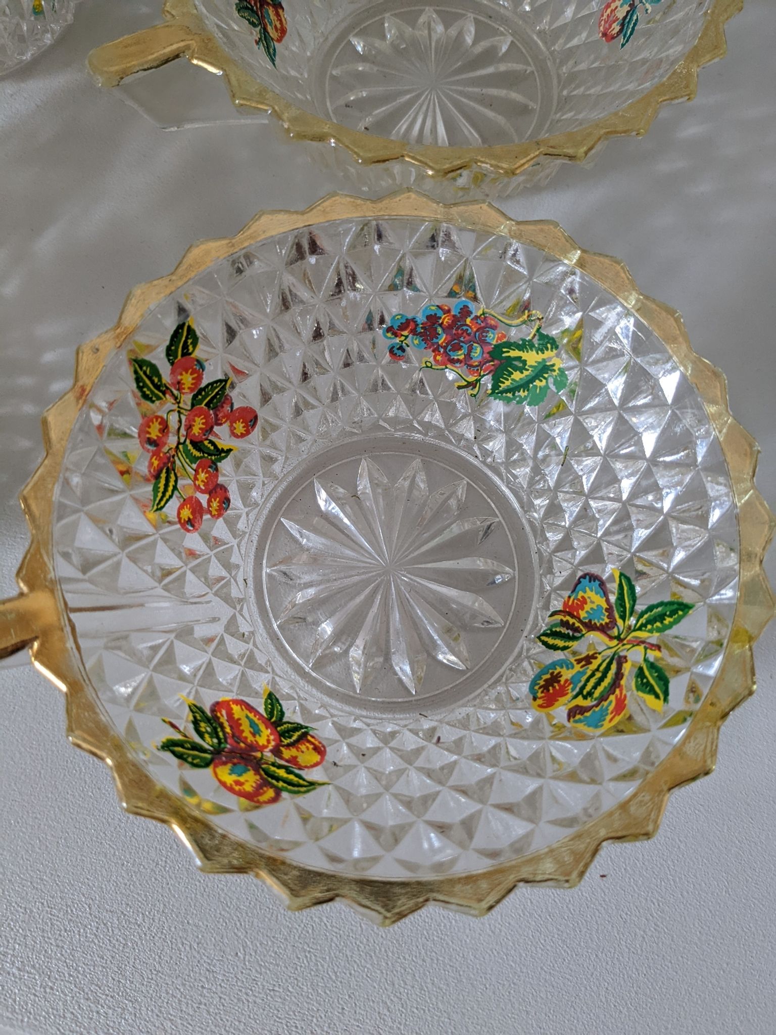 6 coupelles en verre ciselé