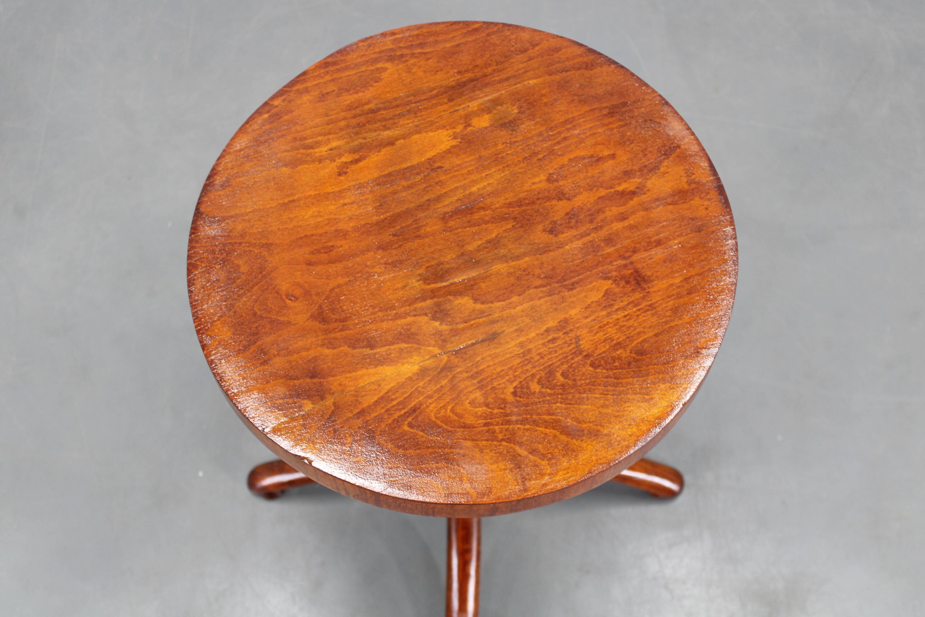 Restored adjustable bentwood piano stool, Czechoslovakia, 1930s — Art Deco Thonet