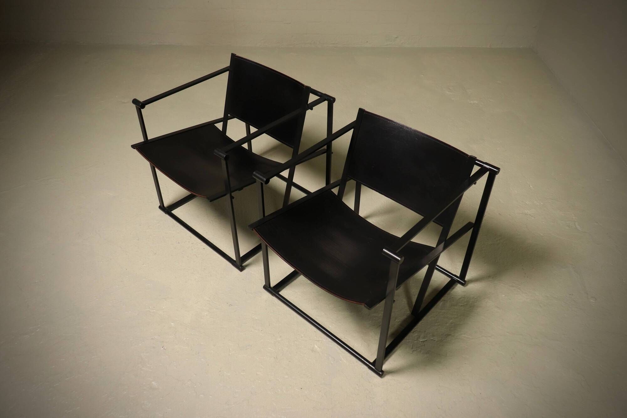 Set of 2 lounge chairs model FM60 by Radboud van Beekum for Pastoe 1980s