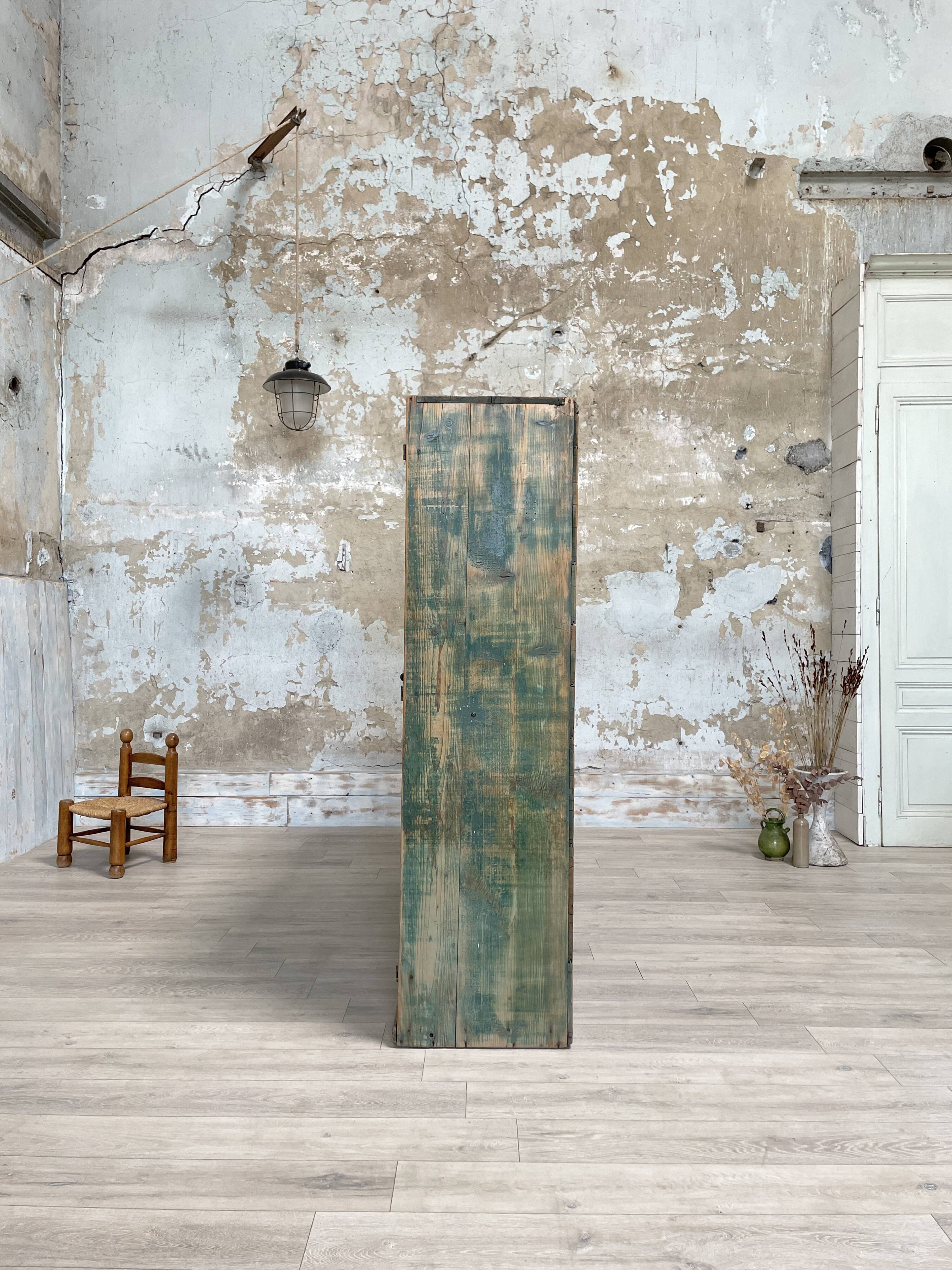 5-door cloakroom in patinated wood
