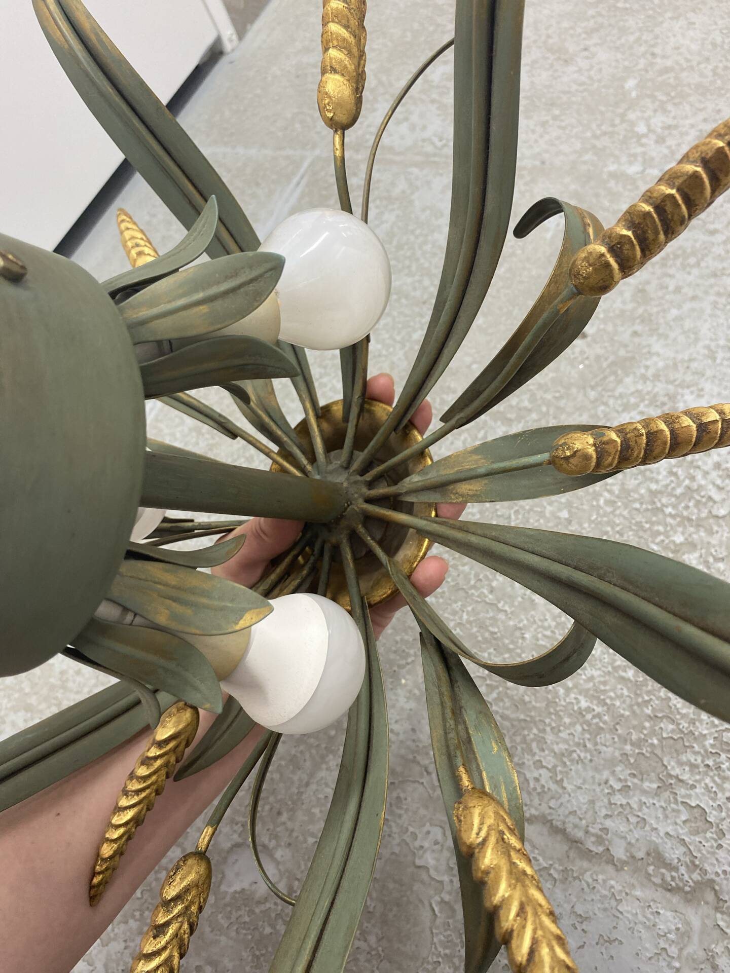 Wheat spike ceiling light in painted metal, 50s style.