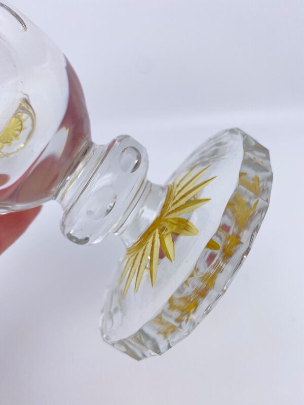 Vase en cristal de bohème gravé