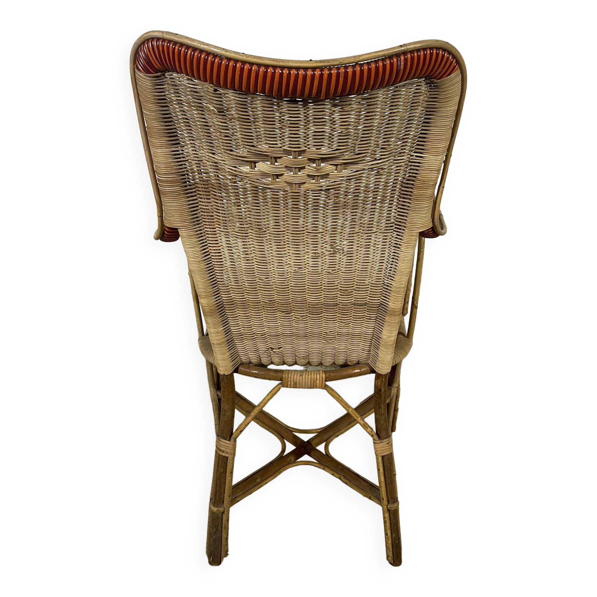 Rattan armchair and scoubidou decor