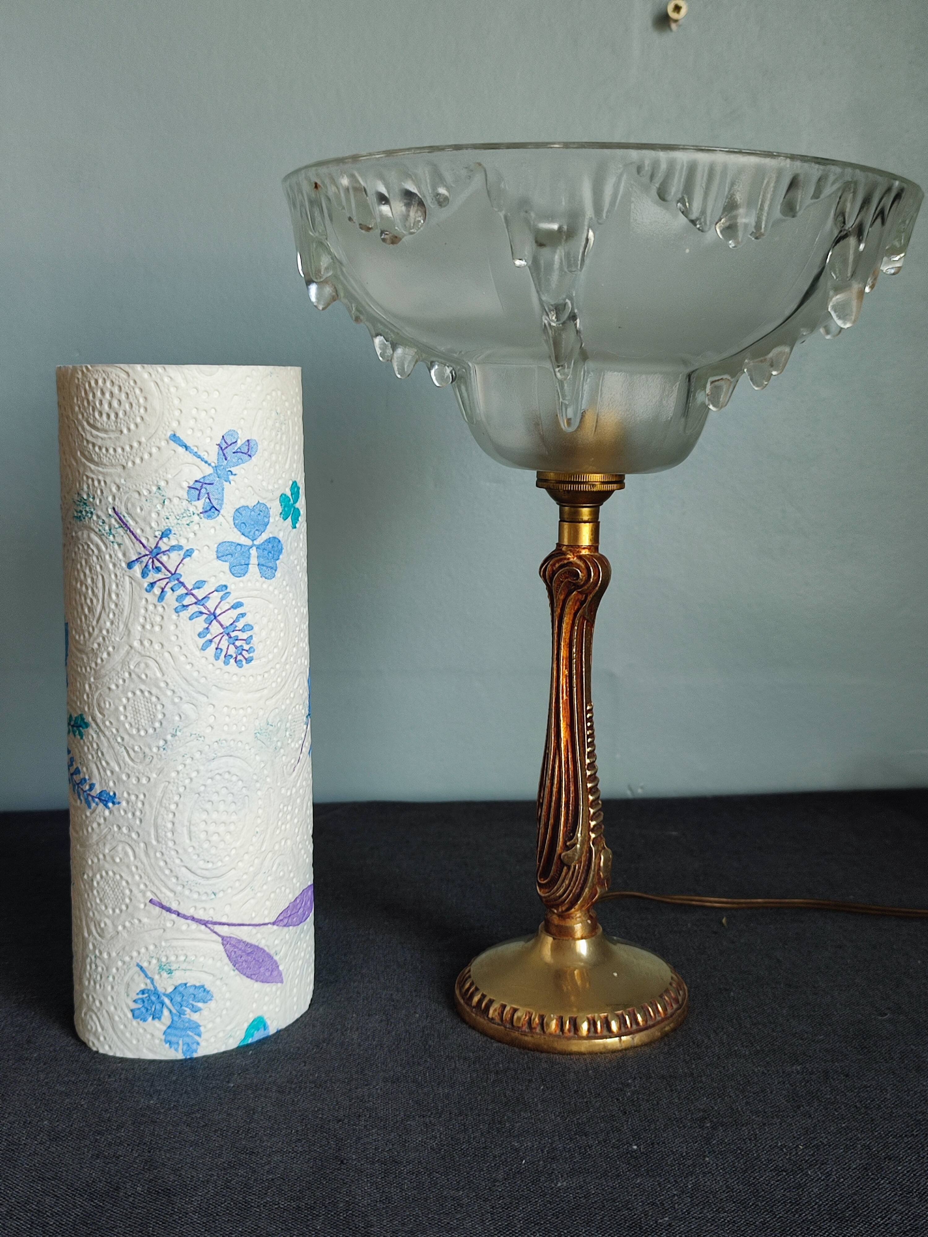 Antique table lamp in bronze and pressed glass by Ezan