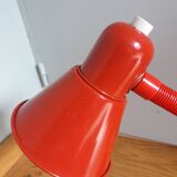Flexible articulated desk lamp