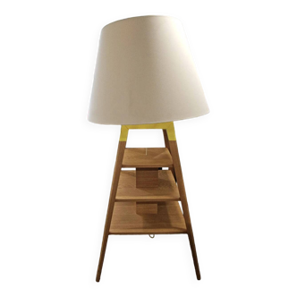 Lampadaire en bois avec étagères Cider