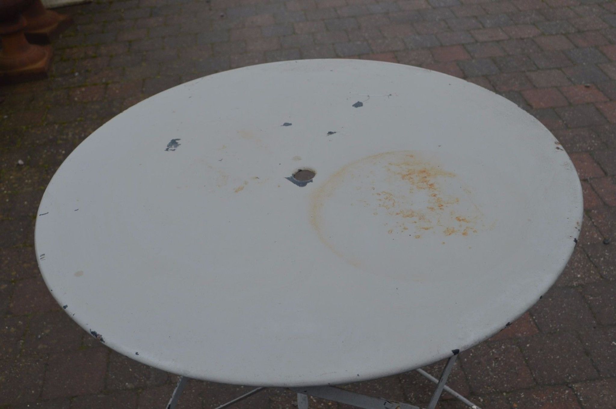 Table de jardin pliante en fer